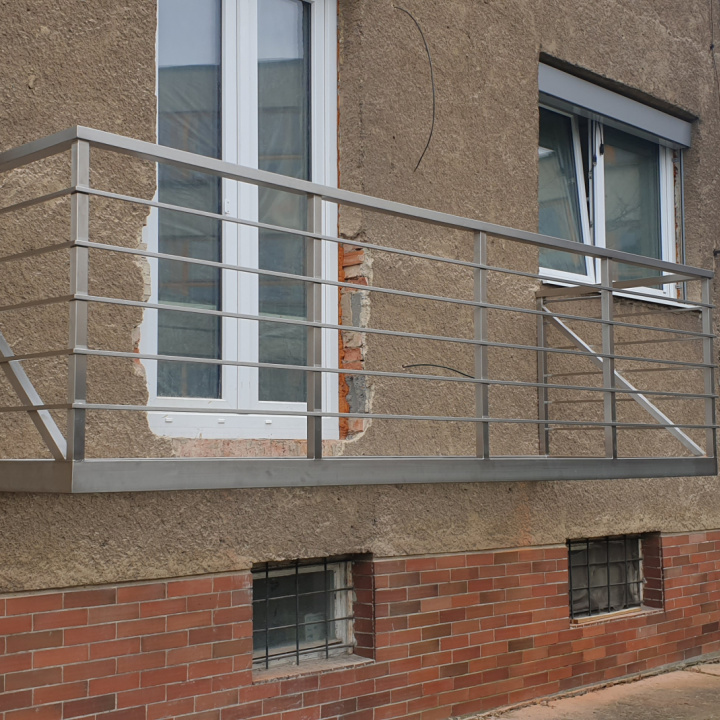 Nerezový vysutý balkón
